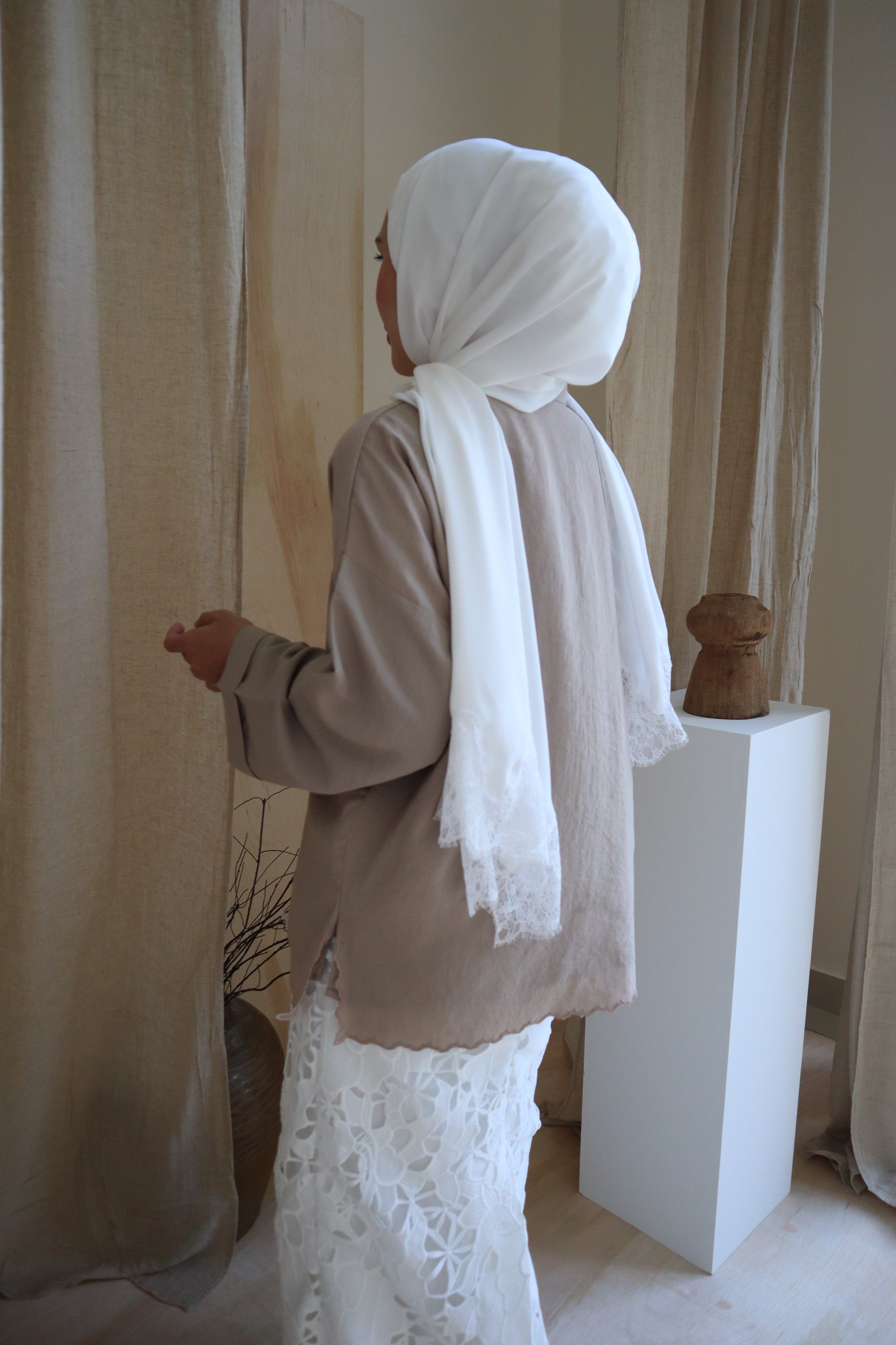 Rei Top (Taupe) – hergracekl.com
